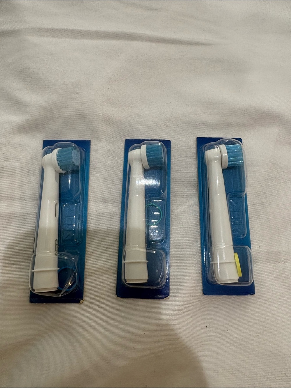 NEW ORAL-B Cross Action Replacement Toothbrush Brush Lot of 3